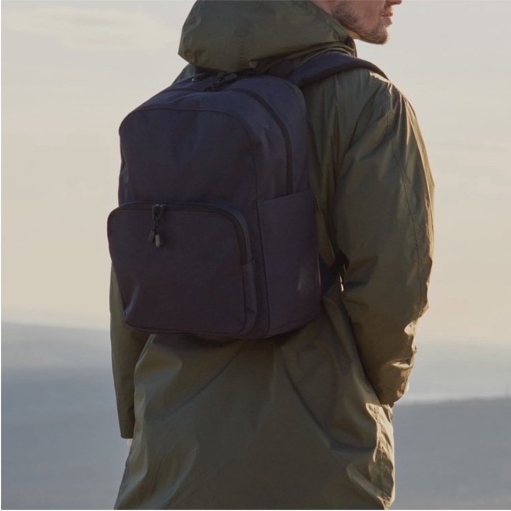NEW LO & SONS Hanover 2 Travel Backpack in Blue - Lightweight W/ Stash Pockets - Picture 2 of 16